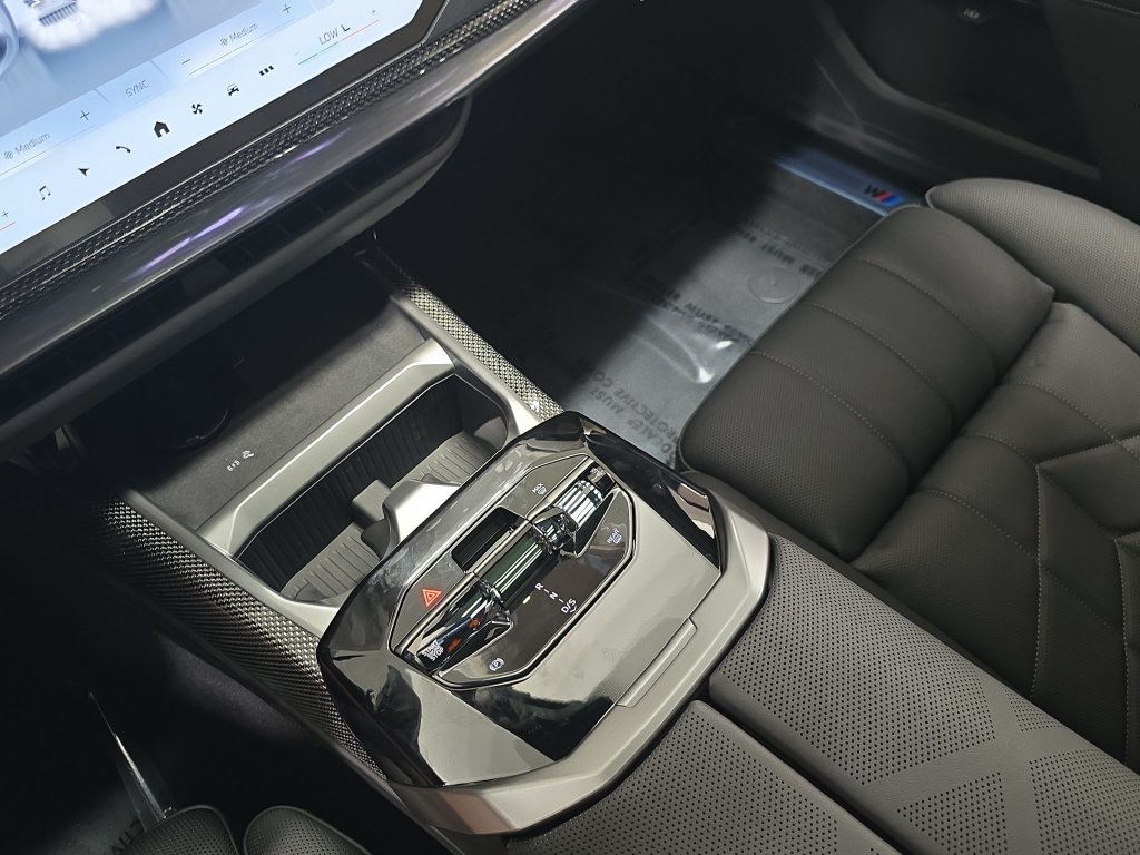 New 2027 BMW 740i w/ Executive Package RWD image 19