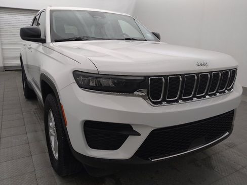 Used 2023 Jeep Grand Cherokee Laredo w/ Luxury Tech Group I RWD image 13