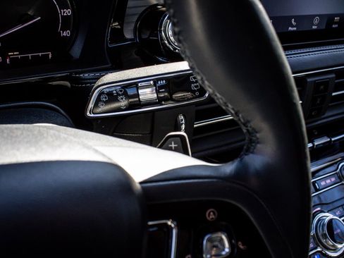 Used 2021 Lincoln Corsair AWD w/ Premium Package image 20