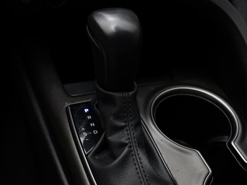 Used 2023 Toyota Camry SE FWD image 11