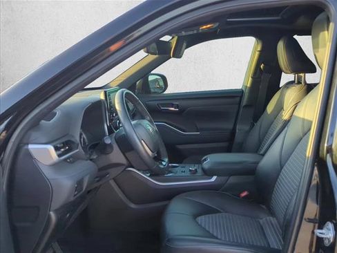 Certified 2022 Toyota Highlander XSE image 11