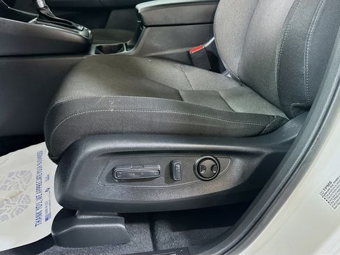 Used 2025 Honda CR-V EX image 18