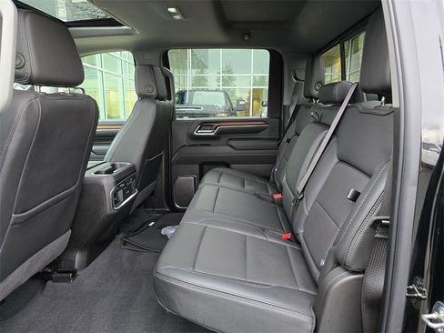 Used 2024 GMC Sierra 3500 Denali w/ Denali Reserve Package image 17