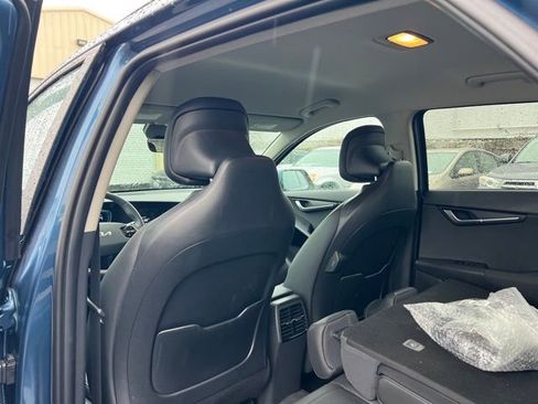 Certified 2025 Kia Niro EX w/ EX Cold Weather Package image 11