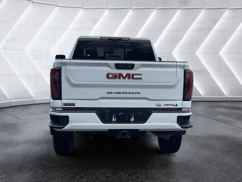 Used 2024 GMC Sierra 2500 AT4 w/ Technology Package AWD/4WD image 5