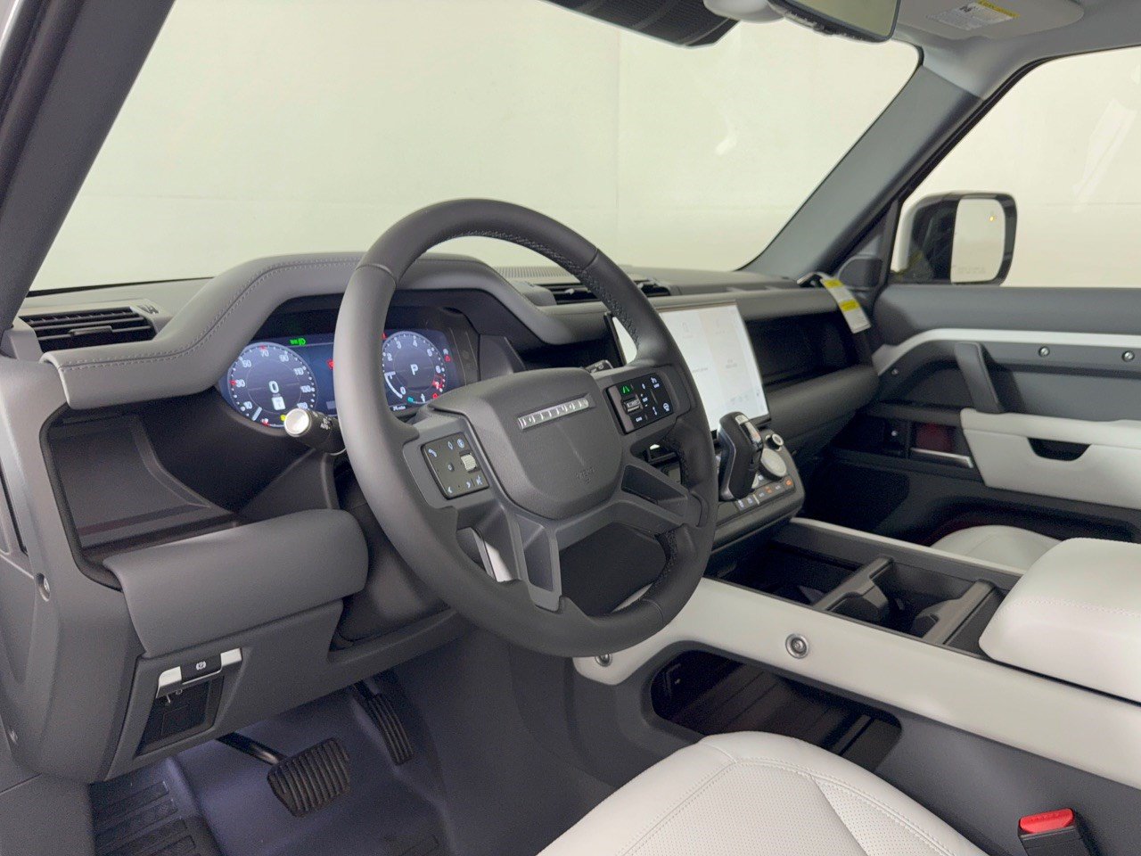 New 2026 Land Rover Defender 110 X-Dynamic SE AWD/4WD image 4
