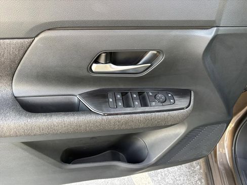 Certified 2025 Nissan Kicks SV image 24