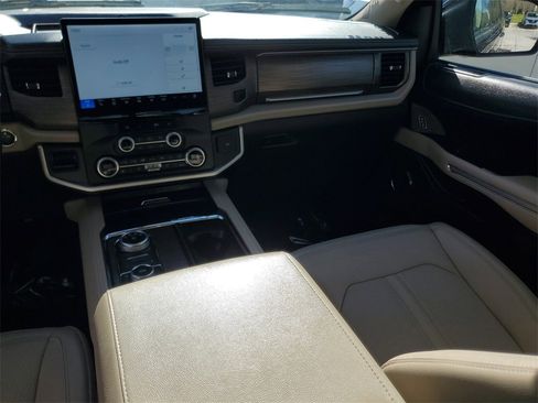 Used 2024 Ford Expedition Max Limited image 16