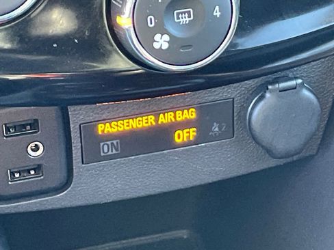 Used 2017 Chevrolet Trax Premier image 41