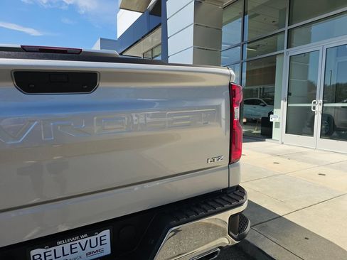 Used 2019 Chevrolet Silverado 1500 LTZ AWD/4WD image 17