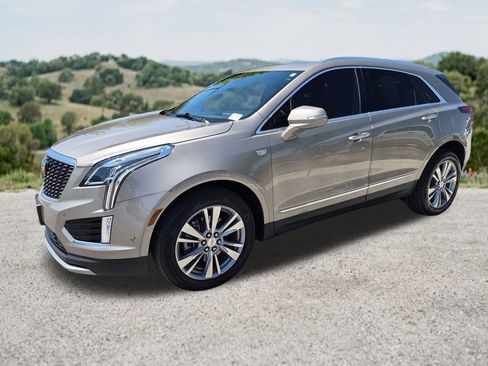 Used 2023 Cadillac XT5 Premium Luxury w/ Technology Package AWD/4WD image 3