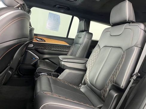 Used 2023 Jeep Grand Cherokee L Summit image 40