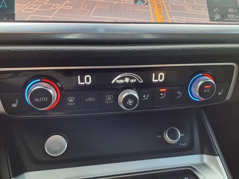 Used 2020 Audi Q3 2.0T Premium Plus w/ Premium Plus Package image 8