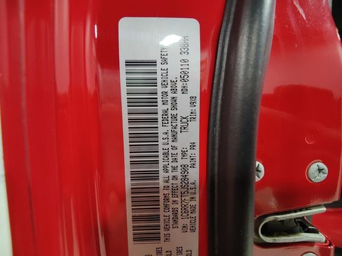 Used 2018 RAM 1500 Express image 21