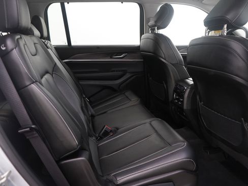 Used 2023 Jeep Grand Cherokee L Limited w/ Luxury Tech Group II image 15