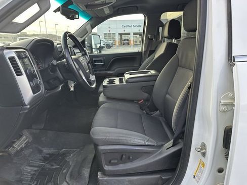 Used 2015 GMC Sierra 2500 SLE image 2