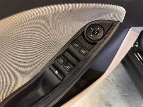 Used 2012 Ford Focus SE FWD image 13