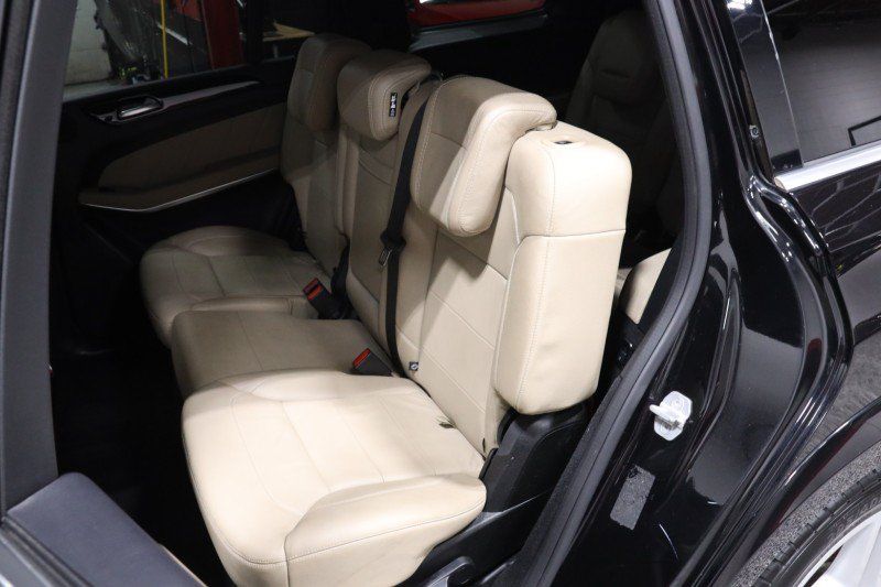 Used 2015 Mercedes-Benz GL 550 4MATIC image 39