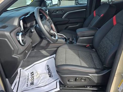 Used 2023 Chevrolet Colorado Z71 w/ Z71 Convenience Package 2 image 11