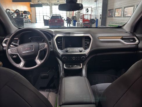 Used 2023 GMC Acadia SLE w/ Infotainment Package image 14