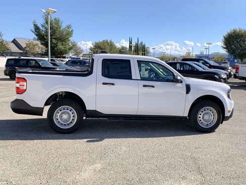 New 2025 Ford Maverick XL image 9