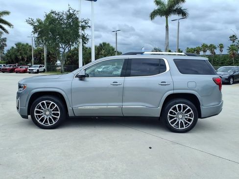 Used 2023 GMC Acadia Denali w/ Denali Ultimate Package AWD/4WD image 4