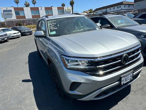 Used 2023 Volkswagen Atlas SE w/ Black Wheel Package image 2