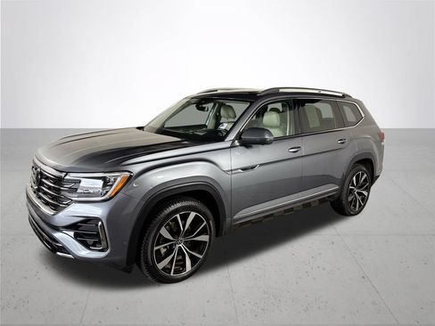 Certified 2024 Volkswagen Atlas SEL Premium R-Line AWD/4WD image 3