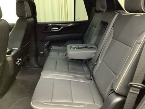 Used 2025 GMC Yukon Elevation image 30