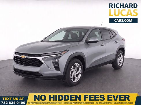 Used 2024 Chevrolet Trax LS w/ LS Convenience Package FWD image 1