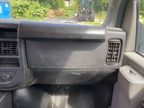 Used 2022 GMC Savana 3500 w/ Power Convenience Package RWD image 21