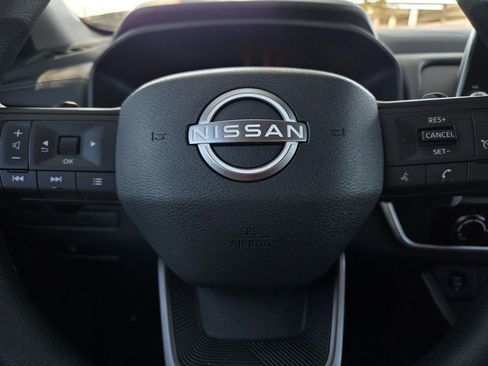 Used 2025 Nissan Rogue S image 24
