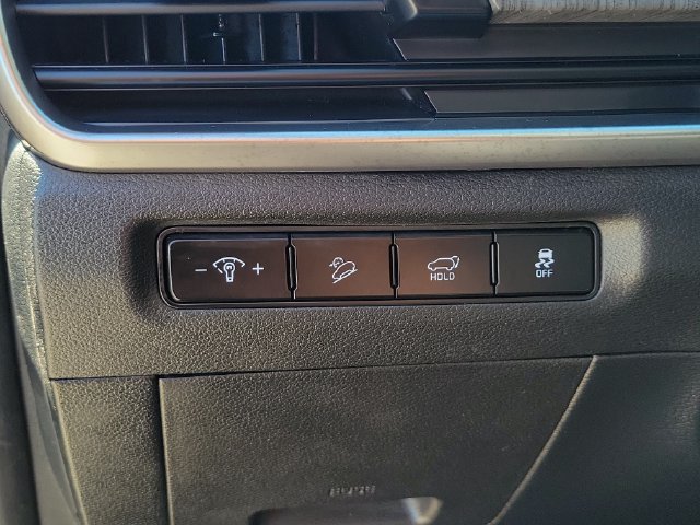 Used 2024 Kia Telluride EX w/ EX Captain's Chair Package FWD image 17