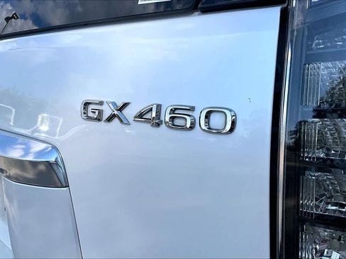 Used 2023 Lexus GX 460 Luxury w/ Sport Design Package image 10