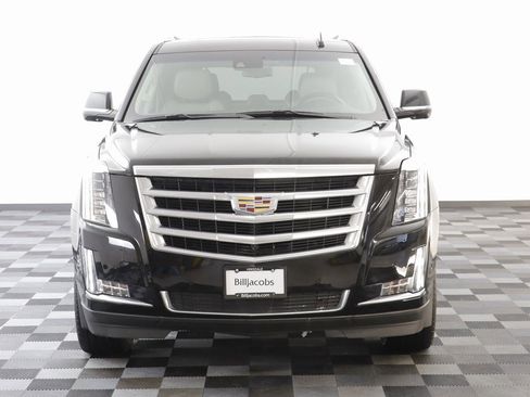 Used 2020 Cadillac Escalade Premium Luxury image 26