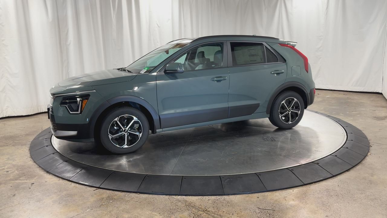 New 2026 Kia Niro EX FWD image 8