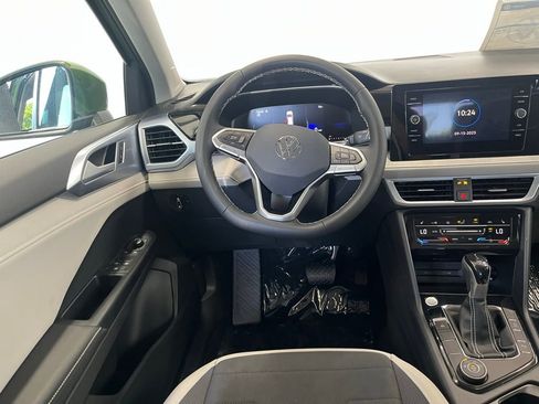 New 2025 Volkswagen Taos SE image 19
