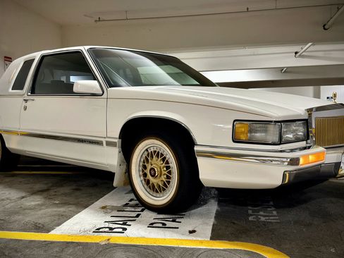 Used 1991 Cadillac Fleetwood Coupe FWD image 5
