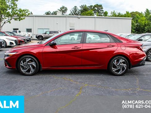 Used 2025 Hyundai Elantra Sport FWD image 6