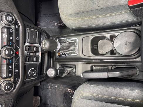 Used 2024 Jeep Wrangler Sport S image 27