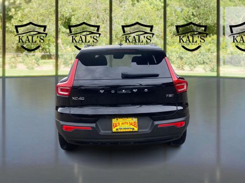 Used 2021 Volvo XC40 T5 R-Design image 6