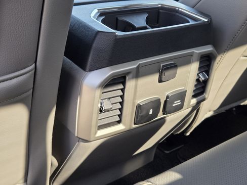 Used 2018 Ford F150 Lariat RWD image 27