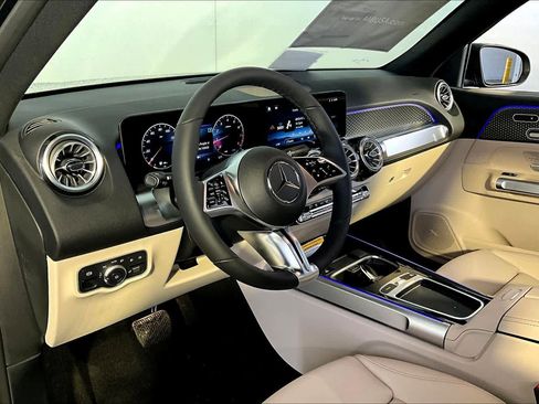 New 2026 Mercedes-Benz GLB 250 4MATIC image 9
