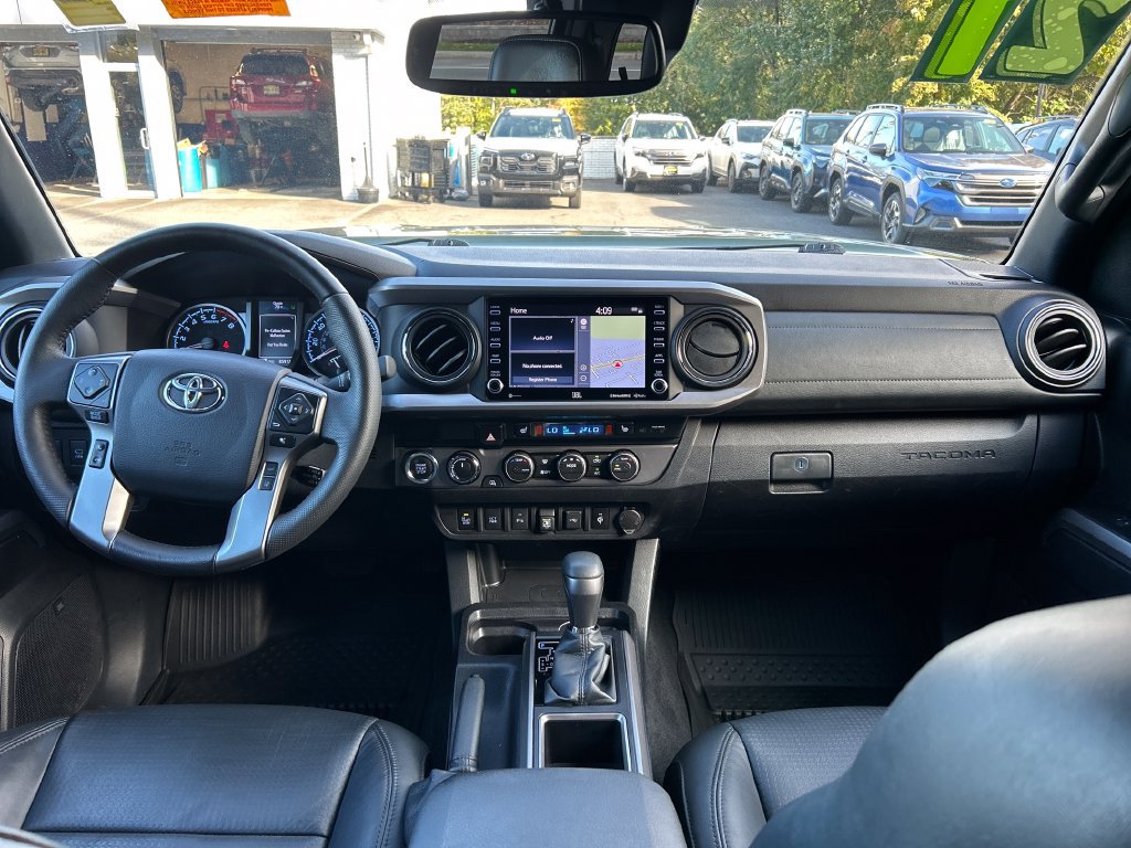 Used 2021 Toyota Tacoma Limited AWD/4WD image 13