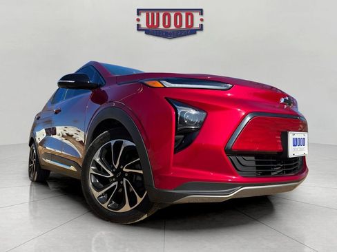 Used 2023 Chevrolet Bolt EUV Premier w/ Sun & Sound Package image 4