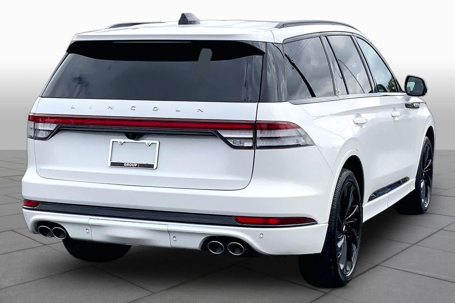 Used 2025 Lincoln Aviator Reserve w/ Jet Appearance Package AWD/4WD image 13