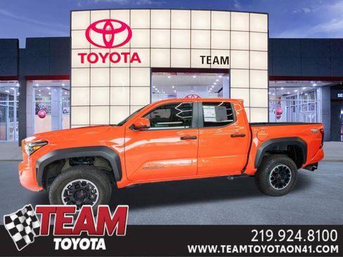 Certified 2024 Toyota Tacoma TRD Off-Road AWD/4WD image 1