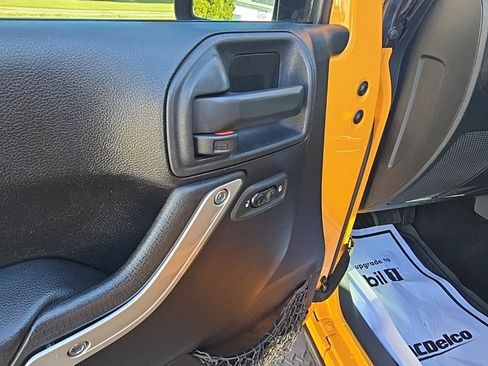 Used 2012 Jeep Wrangler Unlimited Sahara w/ Dual Top Group image 9