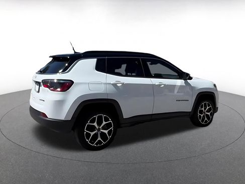 Used 2025 Jeep Compass Limited AWD/4WD image 15