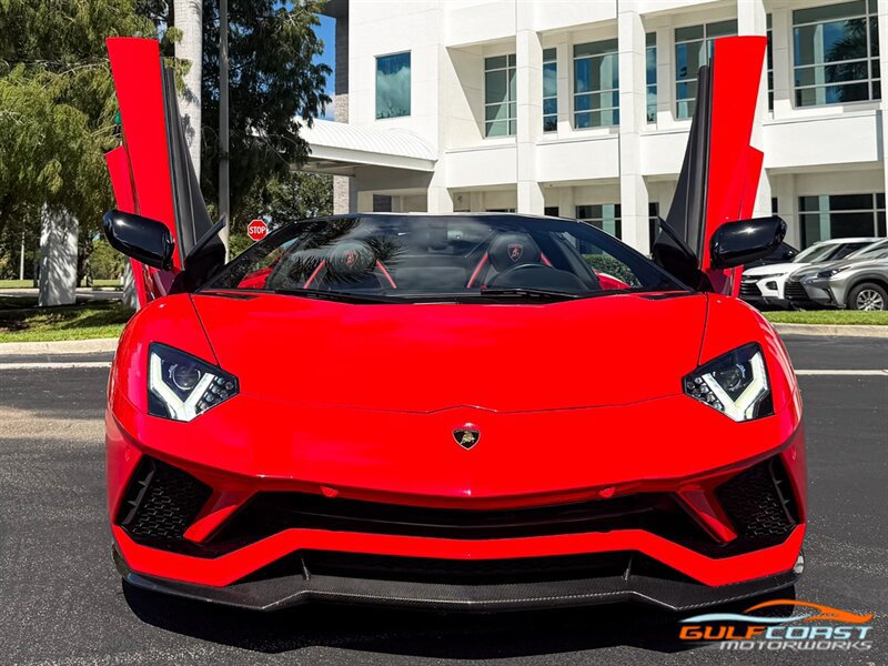 Used 2019 Lamborghini Aventador S AWD/4WD image 6